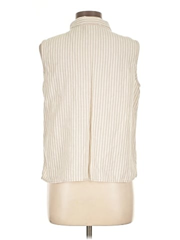 Liz Claiborne Sleeveless Button-Down Shirt (view 2)