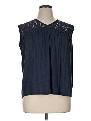 Amaryllis Sleeveless Blouse (view 1)