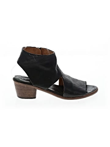 P. Monjo Sandals (view 1)
