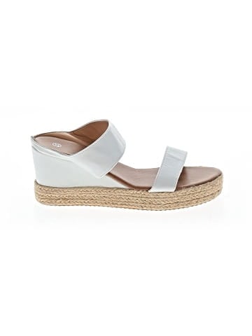 Unbranded Wedges (view 1)