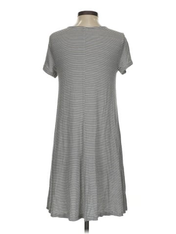 Old Navy Casual Dress (view 2)