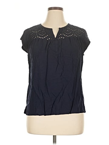 Daniel Rainn Sleeveless T-Shirt (view 1)