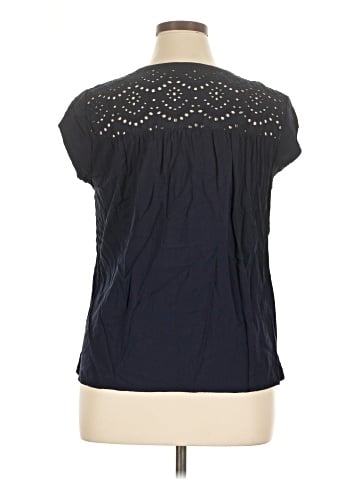 Daniel Rainn Sleeveless T-Shirt (view 2)