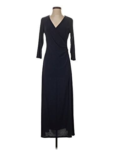 aDressing Woman Casual Dress (view 1)
