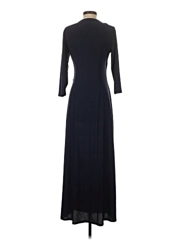 aDressing Woman Casual Dress (view 2)