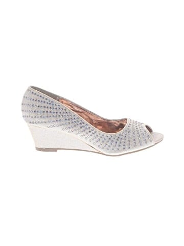Kiss & Tell Wedges (view 1)