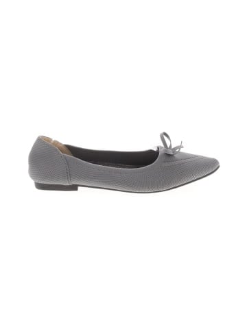 Unbranded Flats (view 1)