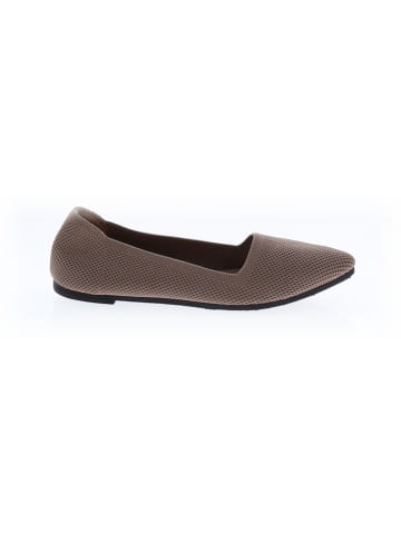 Mia Flats (view 1)