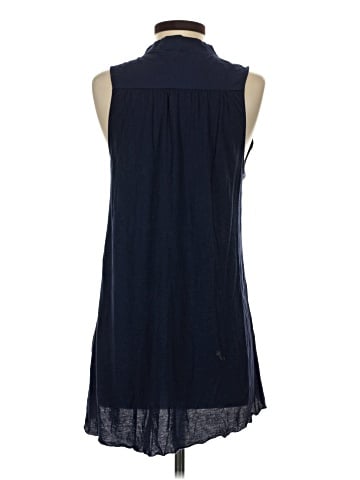 Tiny Sleeveless Blouse (view 2)