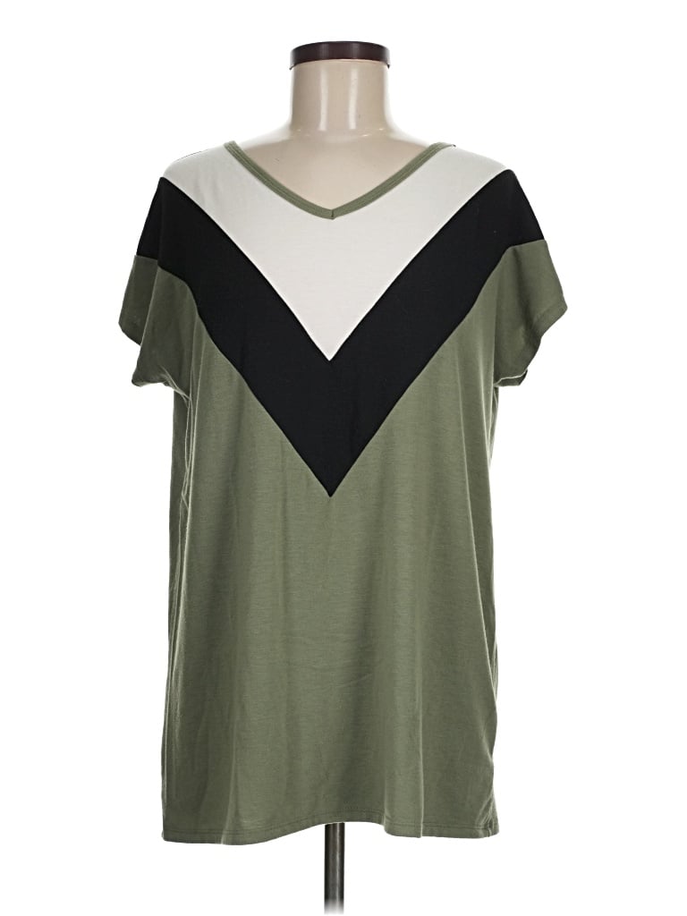 Pre-owned Zenana Short Sleeve T-shirt In Green