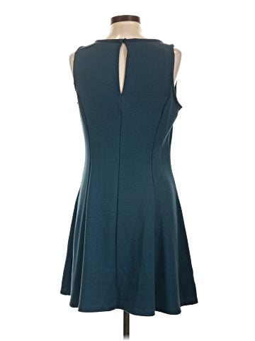 Old Navy Casual Dress (view 2)