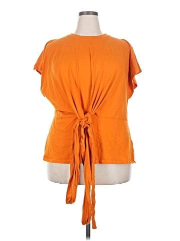 ELOQUII Elements Short Sleeve T-Shirt (view 1)