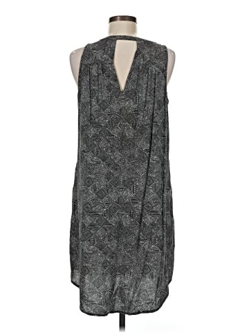 Old Navy Casual Dress (view 2)