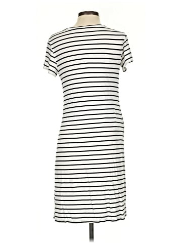 Liz Lange Maternity Short Sleeve T-Shirt (view 2)