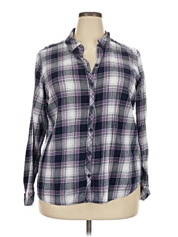 Croft & Barrow Long Sleeve Button-Down Shirt (view 1)