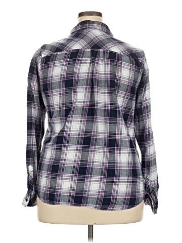 Croft & Barrow Long Sleeve Button-Down Shirt (view 2)