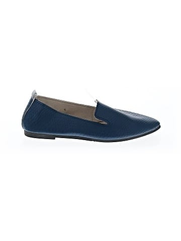 Nina Flats (view 1)