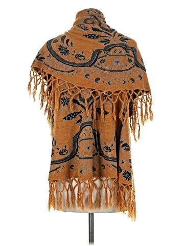 Coco + Carmen Poncho (view 2)