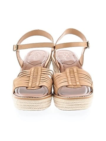 Crown Vintage Wedges (view 2)