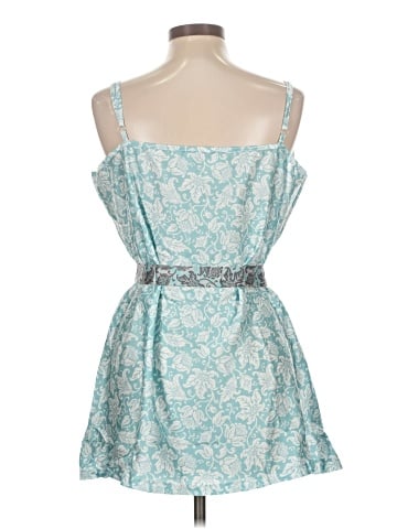 Lily by Firmiana Sleeveless Blouse (view 2)