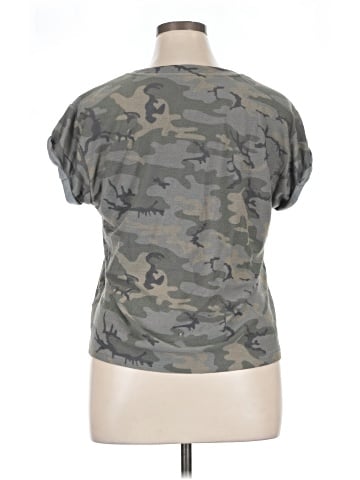 Rock & Republic Short Sleeve Henley (view 2)