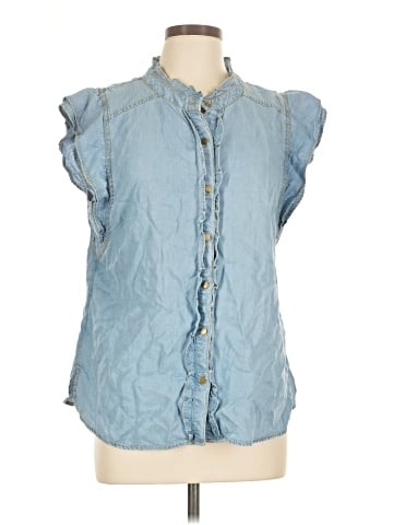 Maurices Sleeveless Button-Down Shirt (view 1)