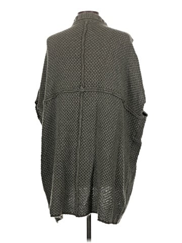 Simply Noelle Poncho (view 2)