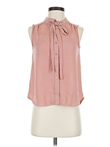 Sweet Wanderer Sleeveless Blouse (view 1)