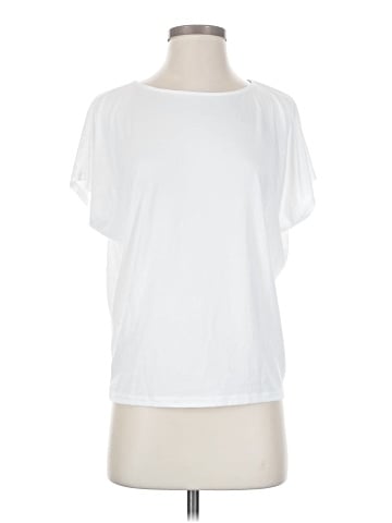 Uniqlo Short Sleeve T-Shirt (view 1)