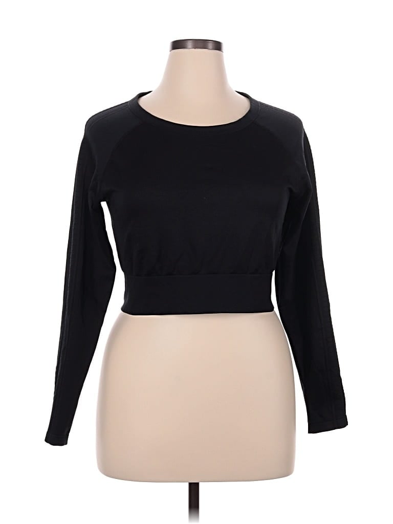 Pre-owned Livi Long Sleeve T-shirt In Black
