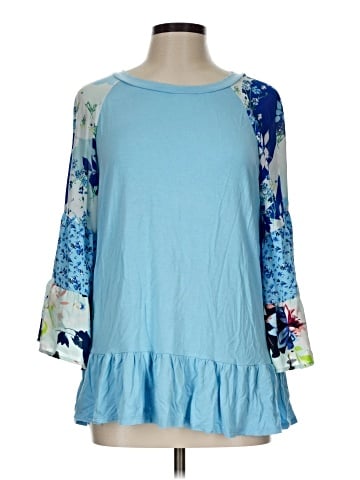 The Pioneer Woman 3/4 Sleeve Top (view 1)