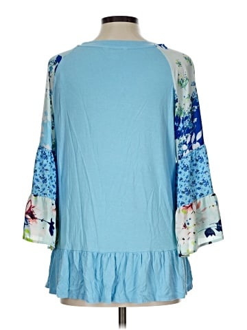 The Pioneer Woman 3/4 Sleeve Top (view 2)