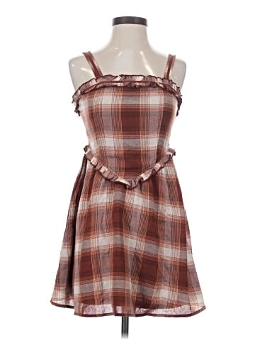 Heart & Heels Casual Dress (view 1)