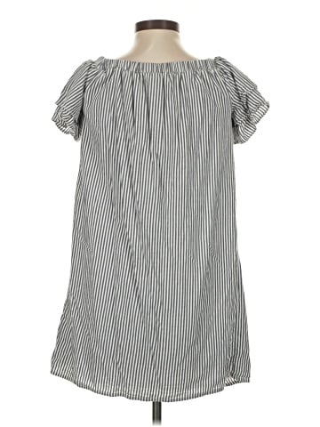 Old Navy Casual Dress (view 2)
