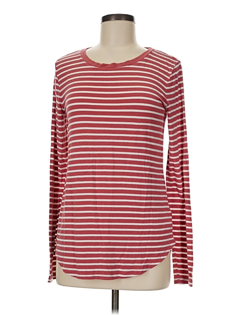 Pre-owned Old Navy Long Sleeve T-shirt In Red