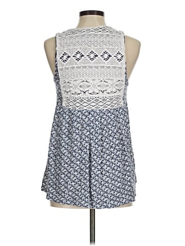 Tiny Sleeveless Blouse (view 2)