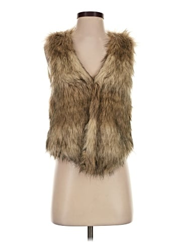 Me Jane Faux Fur Vest (view 1)