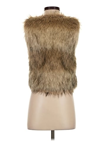 Me Jane Faux Fur Vest (view 2)