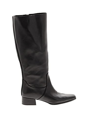 Universal Thread Boots (view 1)
