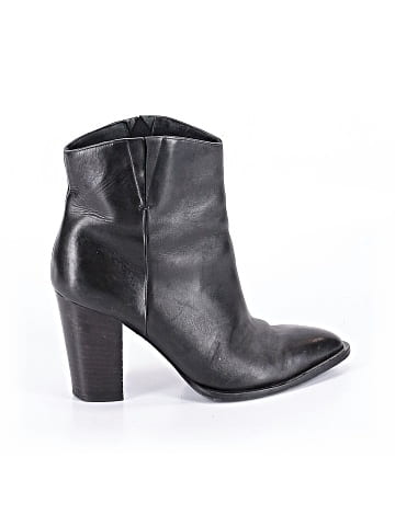 Vince. Ankle Boots (view 1)