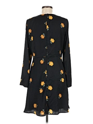 Madewell Lilyblossom Button-Front Dress in Floating Florets (view 2)