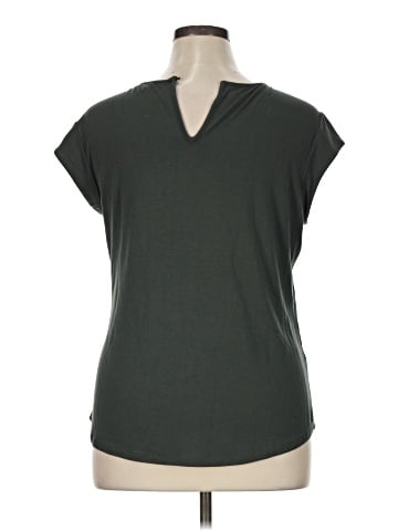 Daniel Rainn Sleeveless T-Shirt (view 2)