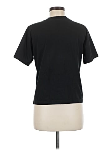 Uniqlo Short Sleeve T-Shirt (view 2)