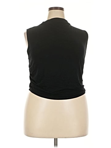 Old Navy Sleeveless T-Shirt (view 1)