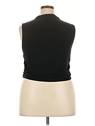 Old Navy Sleeveless T-Shirt (view 2)