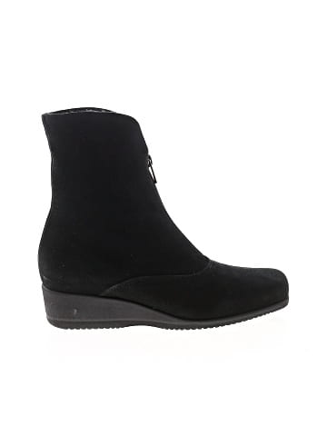 C La Canadienne Ankle Boots (view 1)