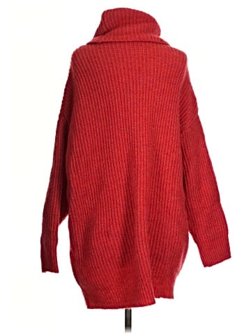 Inbdue Turtleneck Sweater (view 2)