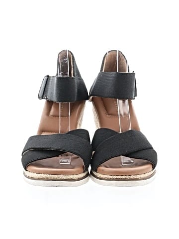 Kelly & Katie Wedges (view 2)
