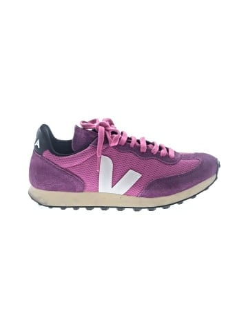 VEJA Sneakers (view 1)