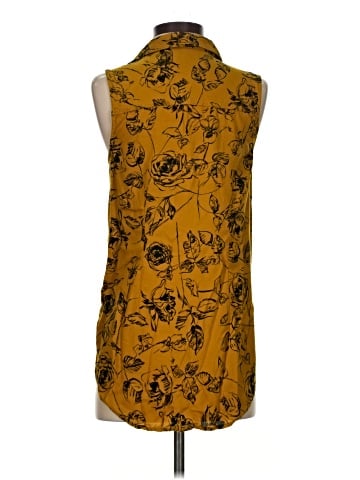 Rock & Republic Sleeveless Blouse (view 2)